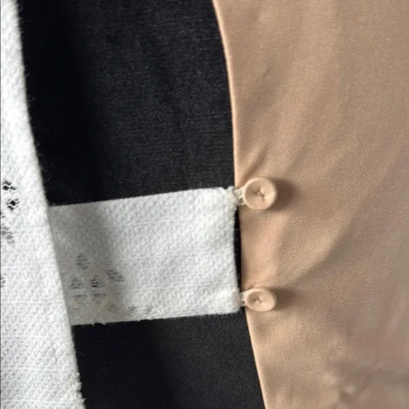 Tres Chic and Unique Vivian Dress NWOT - the back is gorgeous and flirtatious - Picture 12 of 17